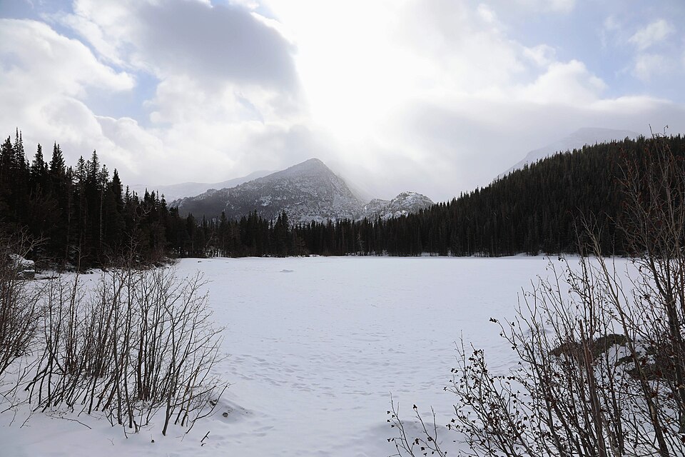 Many Winds, Lake of